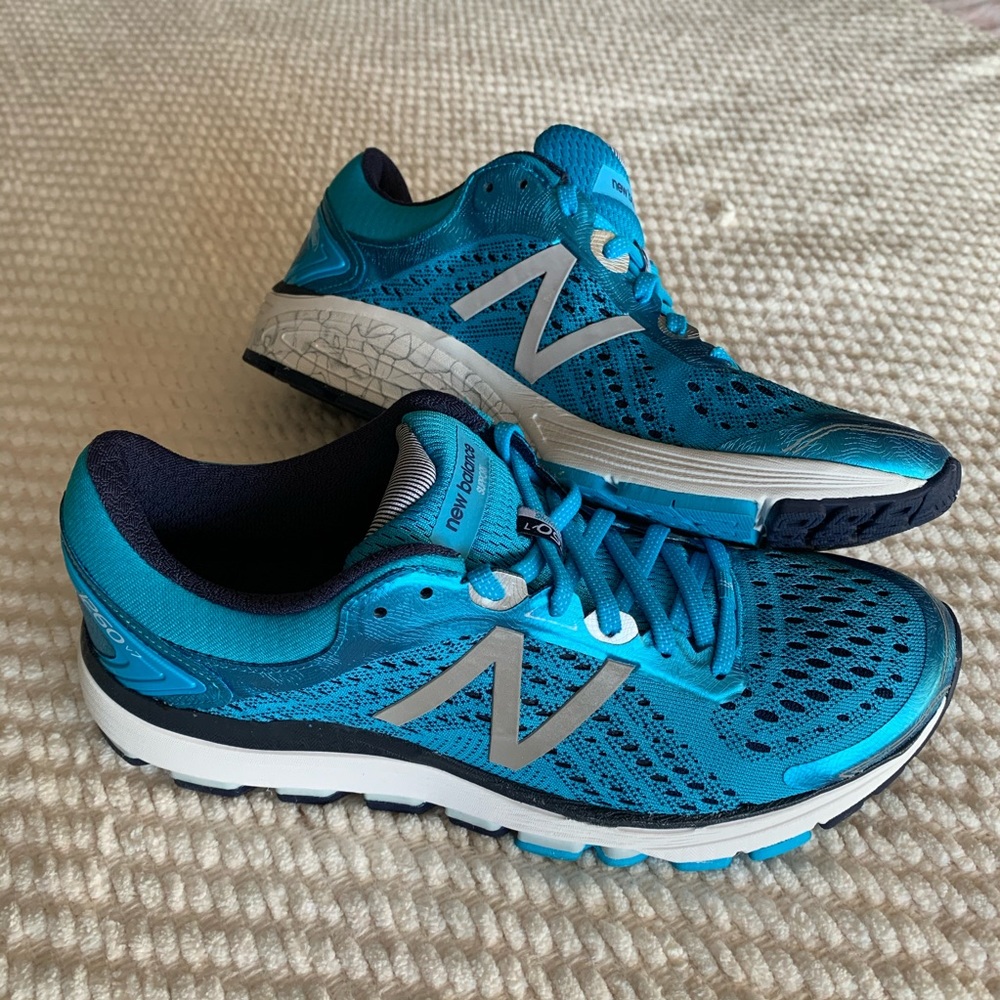 New Balance 1260 v7 running sneaker